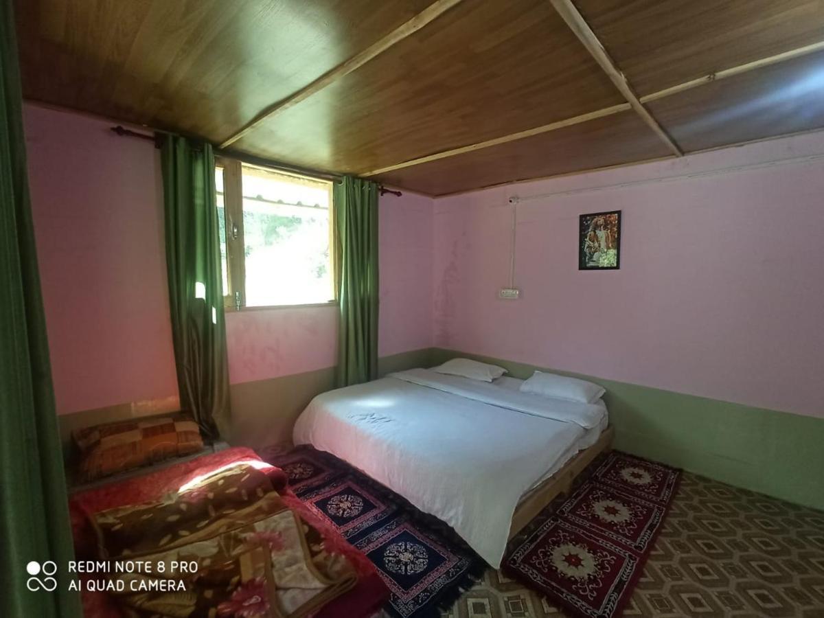 Reverberate Cafe & Cottages - Negi'S Place Jibhi المظهر الخارجي الصورة