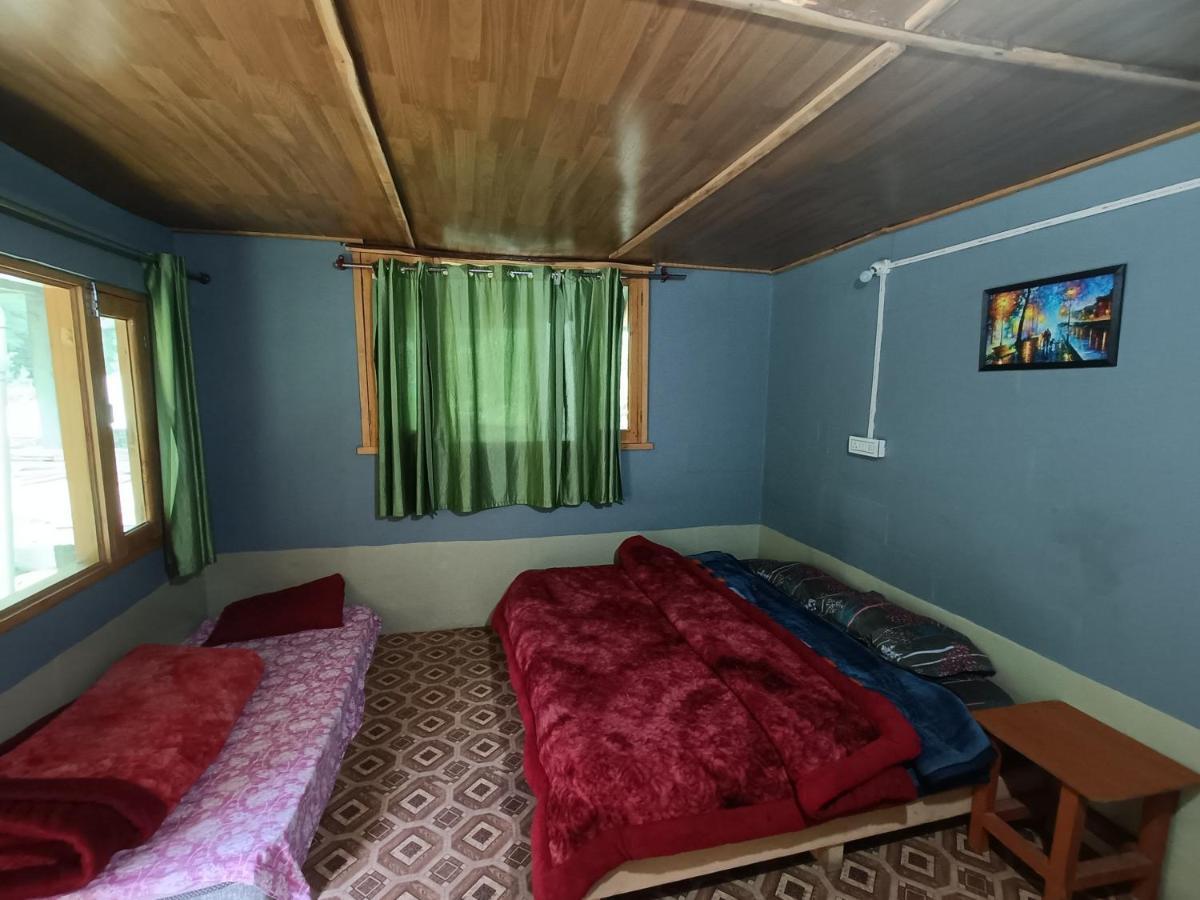Reverberate Cafe & Cottages - Negi'S Place Jibhi المظهر الخارجي الصورة